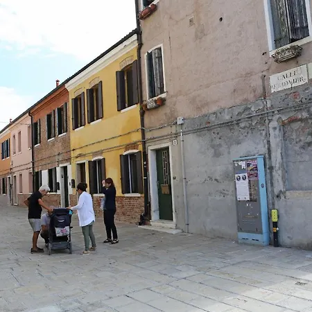 Shuttered Dreams Venice Apartment *